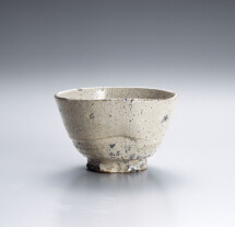 伝 初世坂高麗左衛門《萩茶碗 銘 李華》　江戸時代前期　17世紀　個人蔵