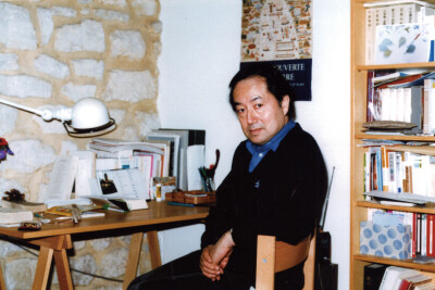 辻邦生デカルト街書斎にて（1980年頃）