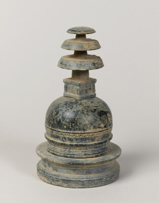 ストゥーパ型舎利容器　2～3世紀"