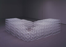 ソル・ルウィット《ストラクチャー（正方形として1、2、3、4、5）》1978－80年　<br />
滋賀県立美術館© 2021 The LeWitt Estate